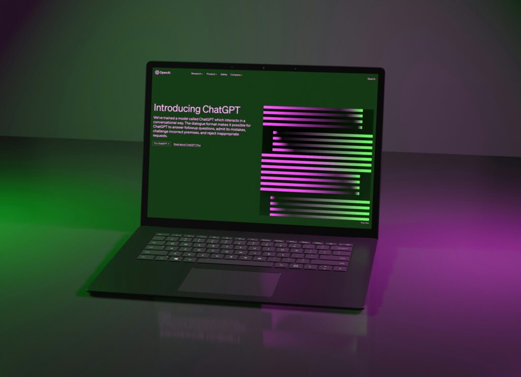 Computer met visualisatie van een taalmodel en data-stromen voor AI in het hoger onderwijs